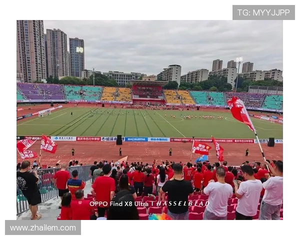 童声震大田湾！渝中小球迷点燃渝超主场