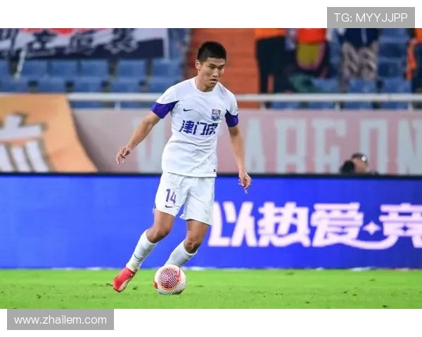 黄嘉辉请假风波后：职业态度获赞，归队首战虽败犹荣(1)